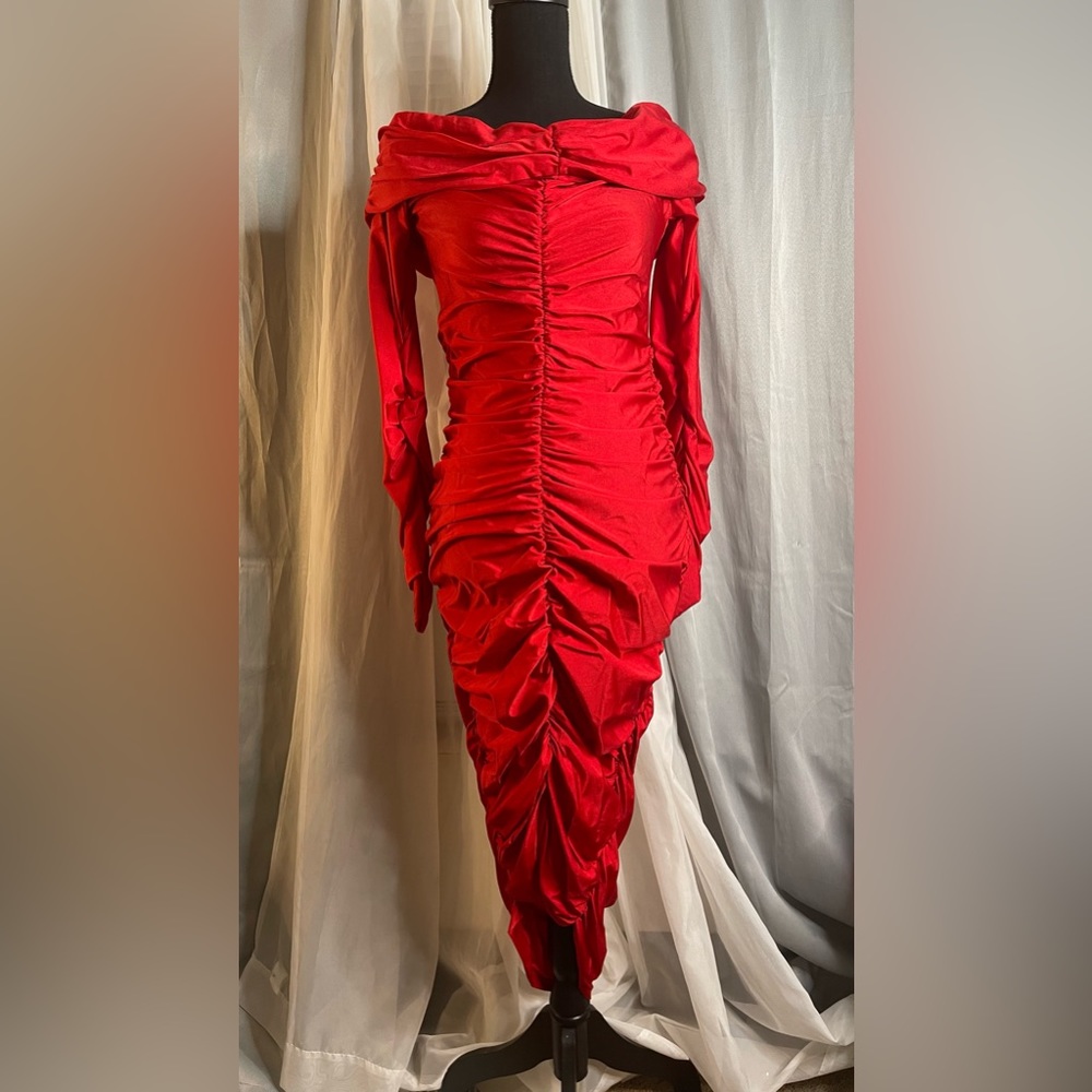 Red scrunched dress